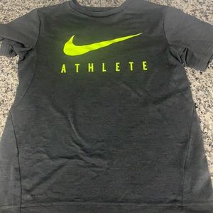 Nike tshirt large - dri-fit boys 10-12